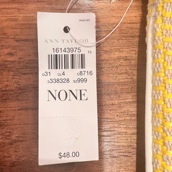 Ann Taylor - Yellow and White Wristlet - Picture 6 of 6